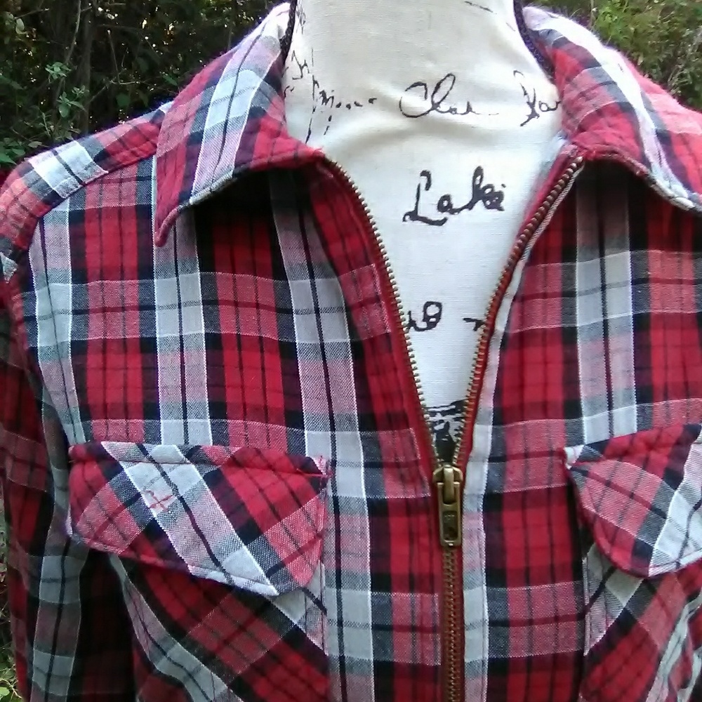 Very nice plaid zip up shirt/jacket by sahalie